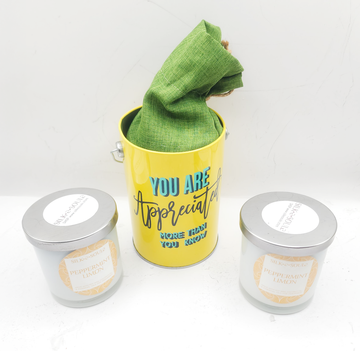 Elegant Premium, All-Natural Scented Soy Candle - PEPPERMINT LI'MON